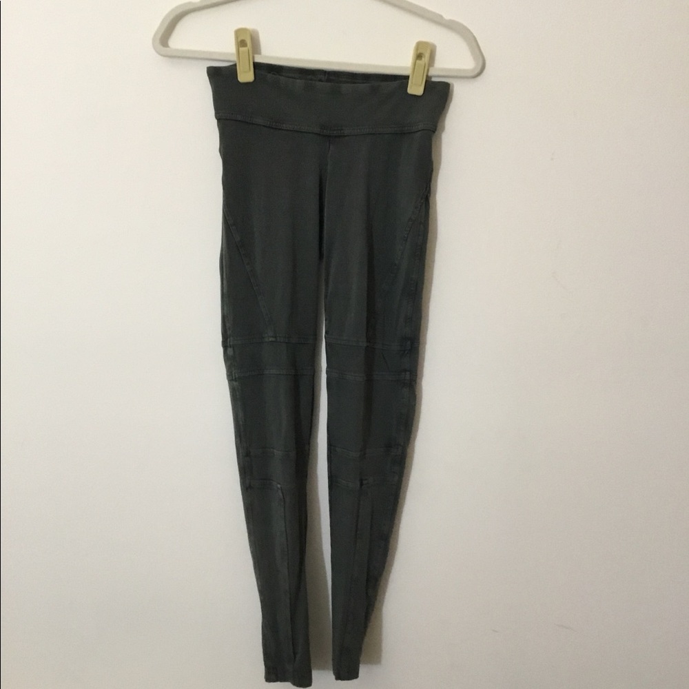 BP motto leggings. Size small.